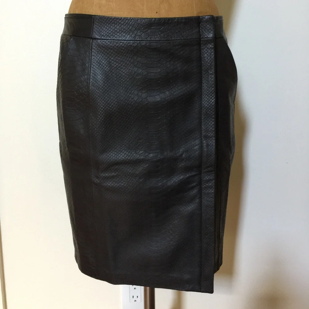 Vince black snake embossed leather skirt NWOT